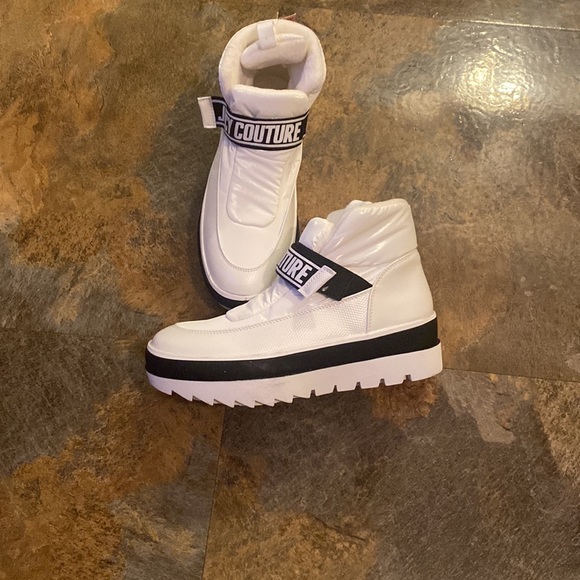 Ladies Juicy couture boots. - Picture 2 of 3